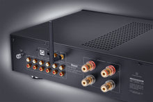 Load image into Gallery viewer, Magnat MA-600 High-end hybrid integrated amplifier with tube preamplifier and semiconductor output stage
