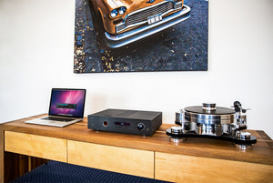 Magnat MA-600 High-end hybrid integrated amplifier with tube preamplifier and semiconductor output stage